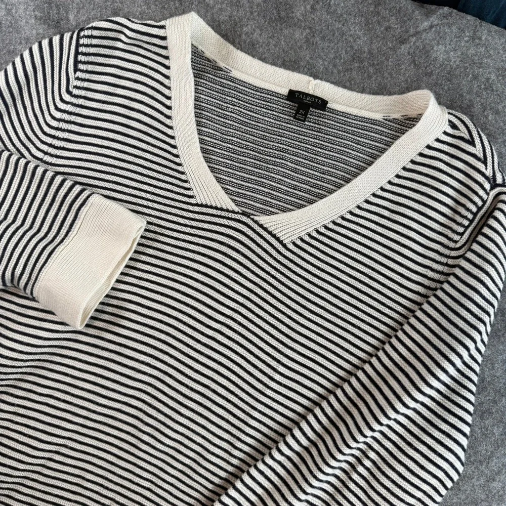 Talbots Sweater Women 2X Black White Striped V-Neck Knit Long Sleeve Trim